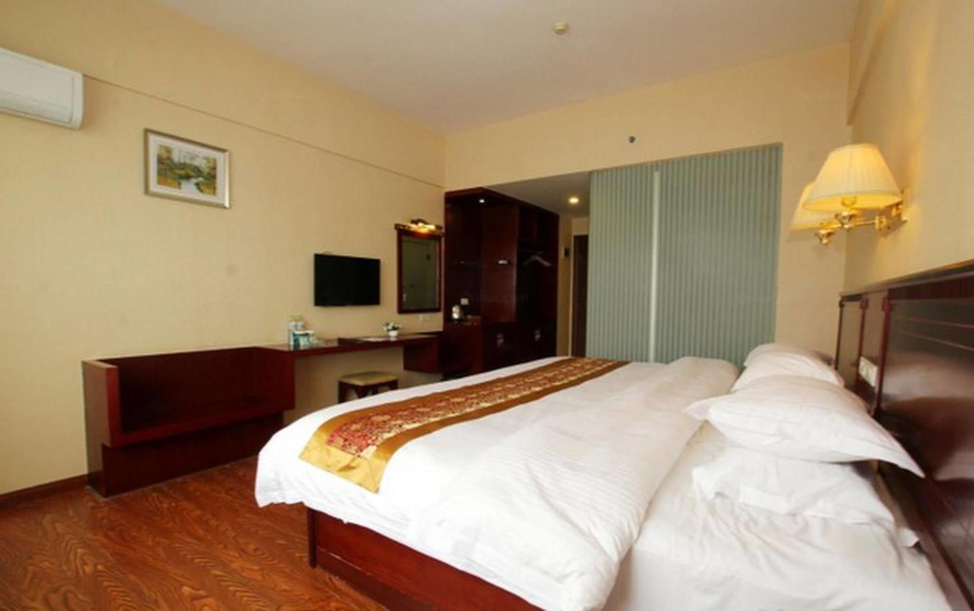 Greentree Inn Guangxi Guilin Lingui Jinshan Square Jinshui Road Express Hotel Buitenkant foto